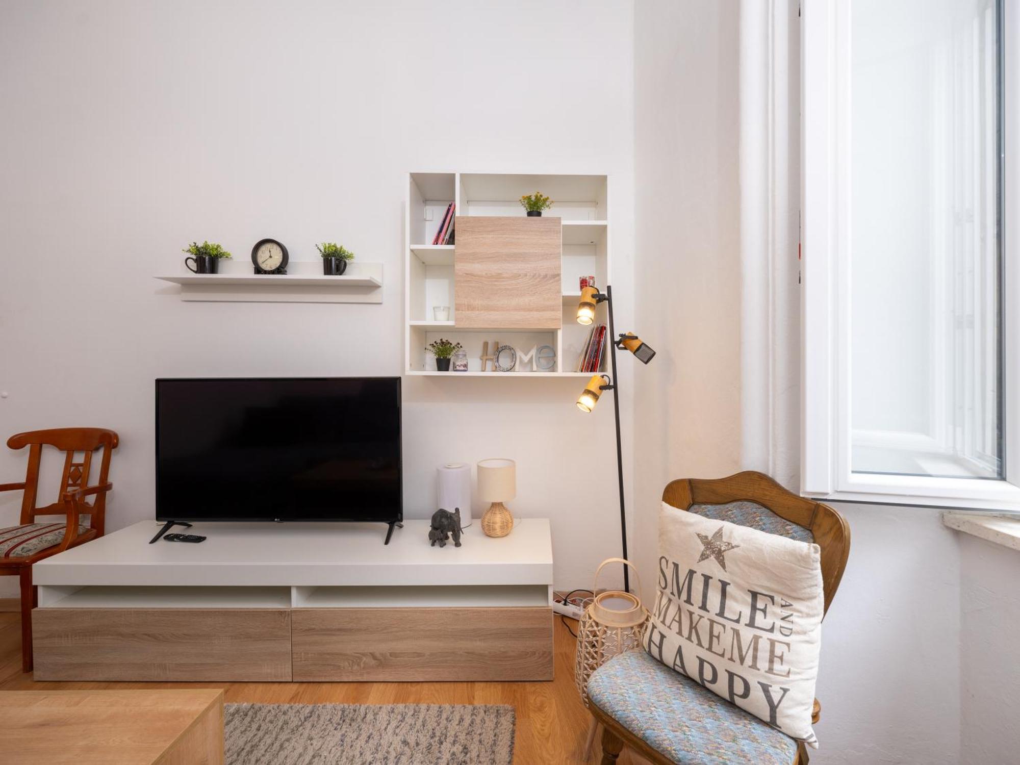 Tinel Apartment